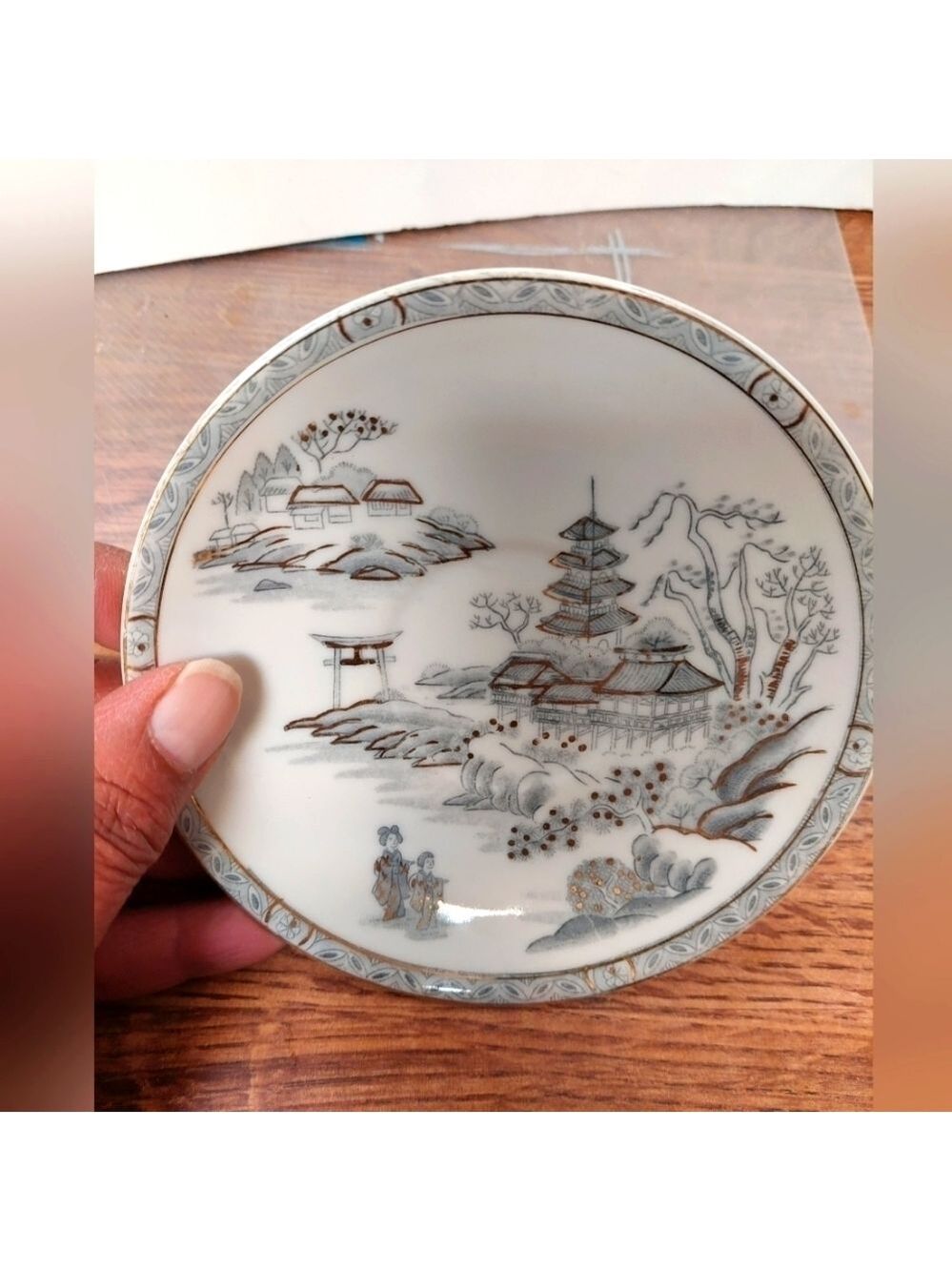 Vintage* 70s Hand-painted Kutani Porcelain Plate